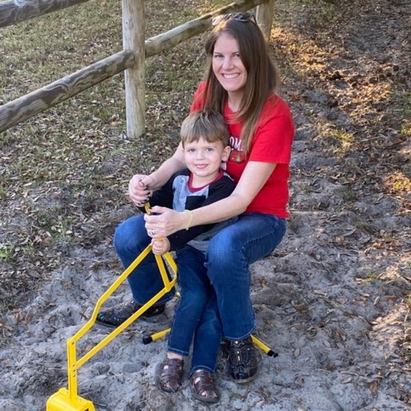 Meet your Posher, Jeni - Picture 2 of 9